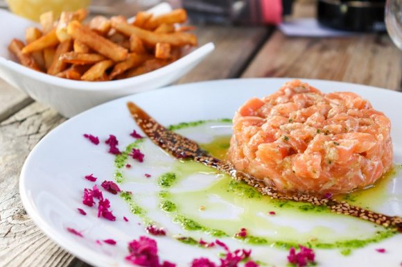 Commander à emporter un tartare de poisson fait maison Le Tampon - LE LONG BOARD